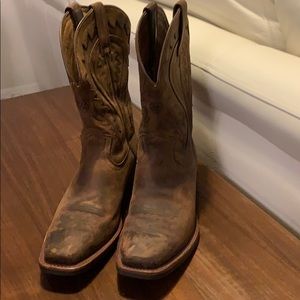 Men’s Ariat brown cowboy boots